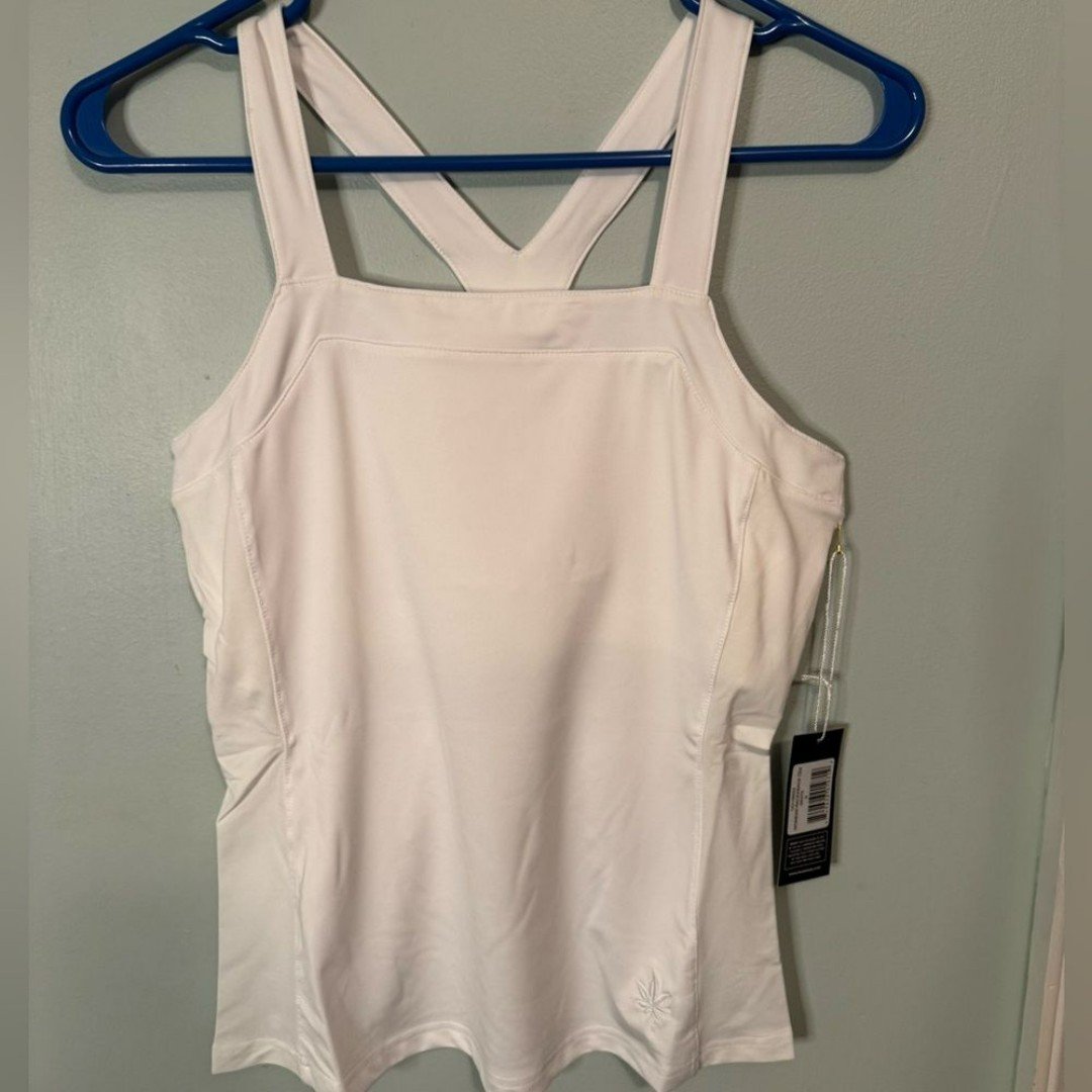 Boast court tennis tank