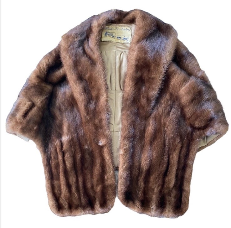 Luxury Vintage • Mink Cape Bolero