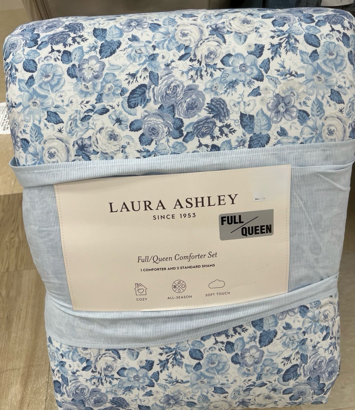 3 pc Laura Ashley blue floral comforter set !