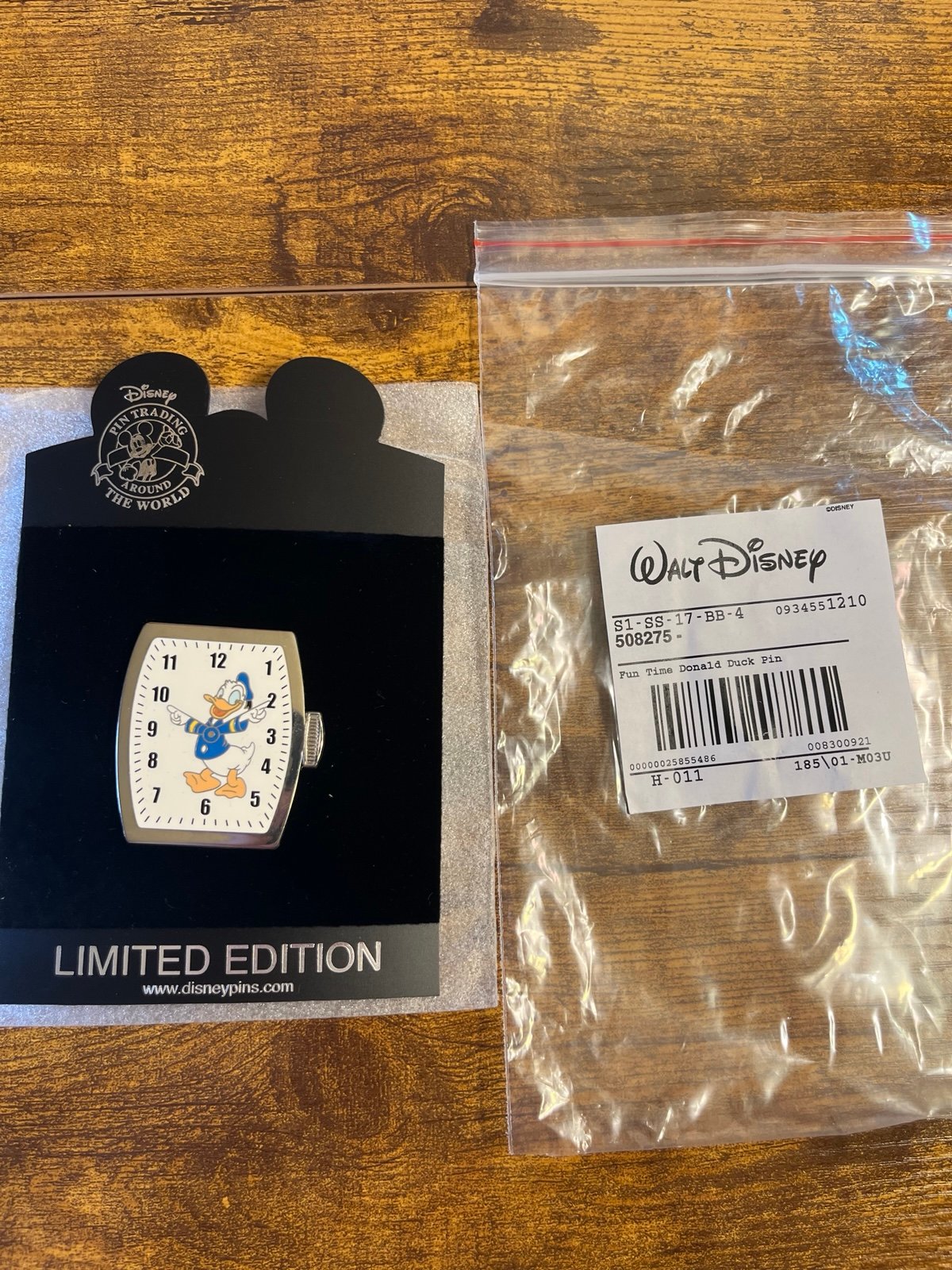 Fun time series Donald Duck Disney pin 2010 LE 250