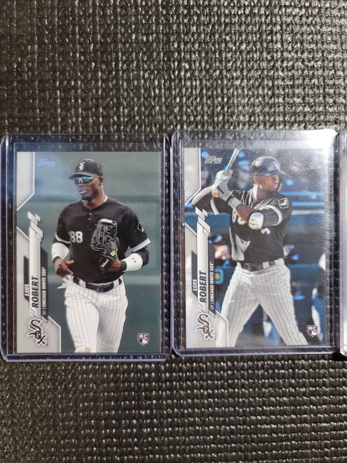 Lot of 2 Luis robert cards