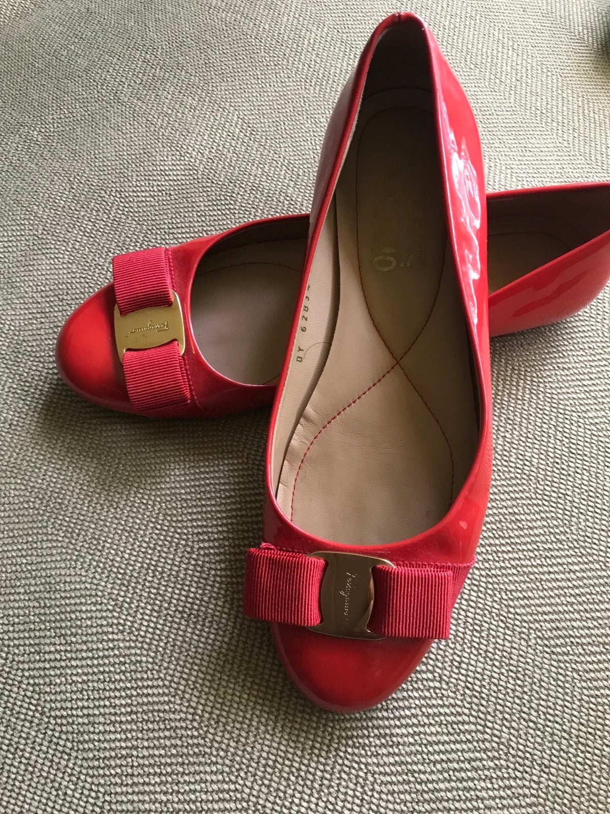 Salvatore Ferragamo Varina Patent Leather Ballet Flats Size 36.5B