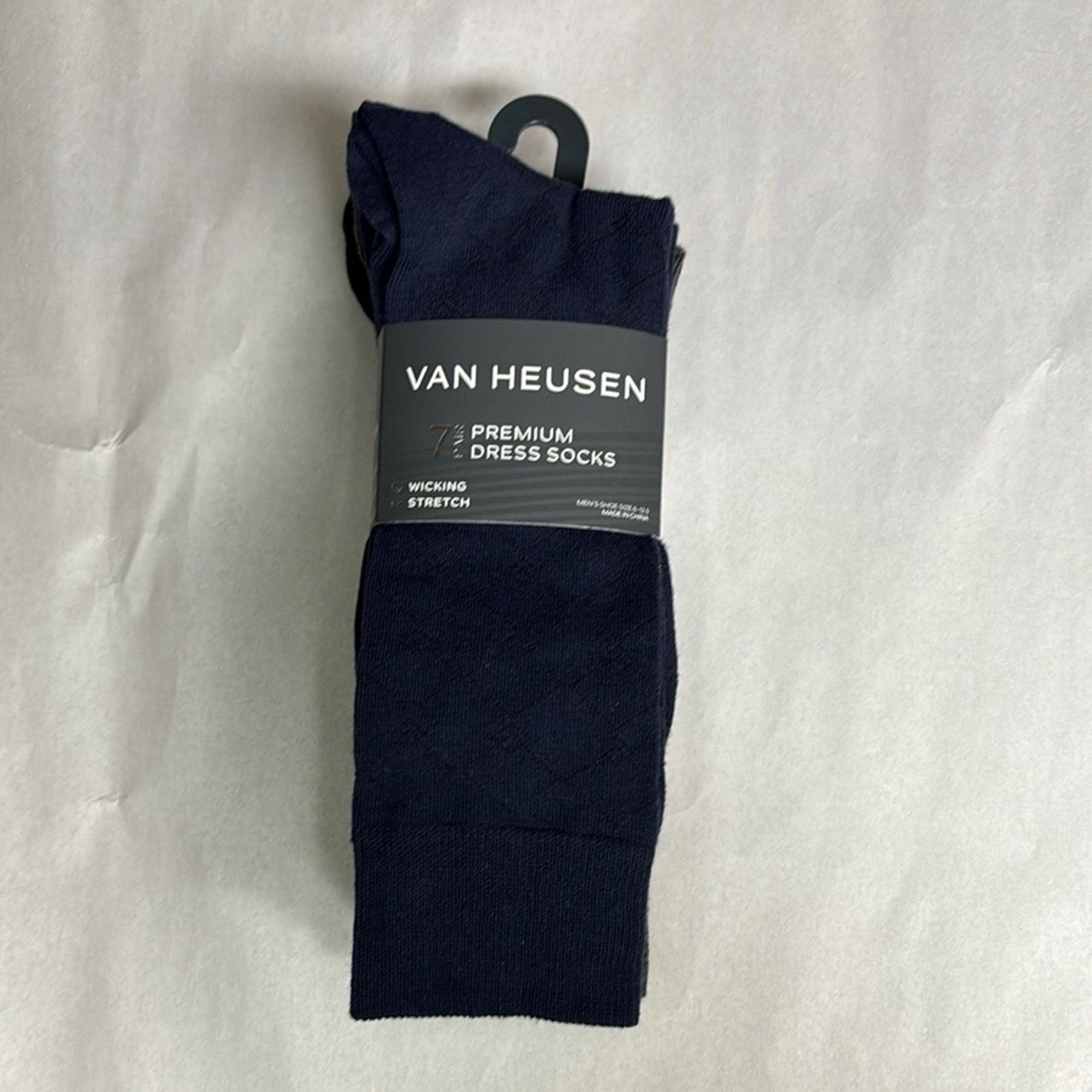 New Van Heusen Socks Men’s 7 Pair Blue,Gray & Black Dress Socks Business Casual