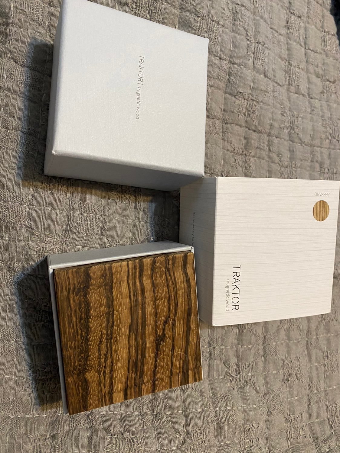 Traktor magnetic wood