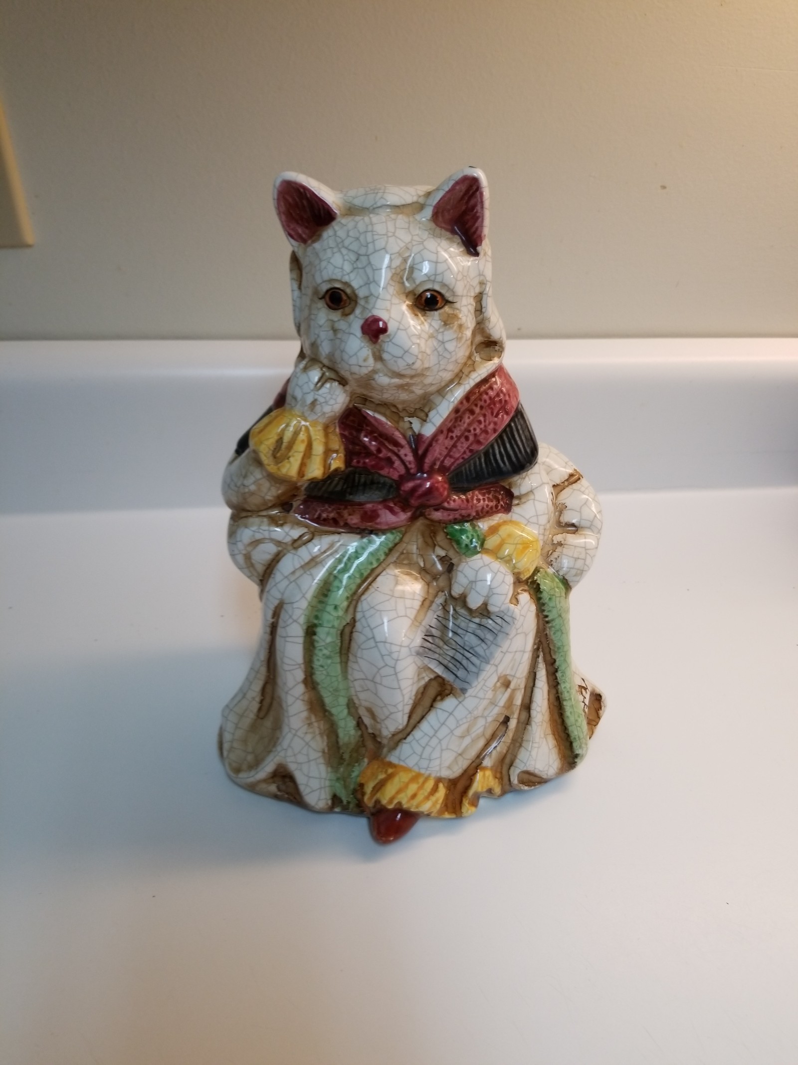 Cat figurine in crackeled ceramic