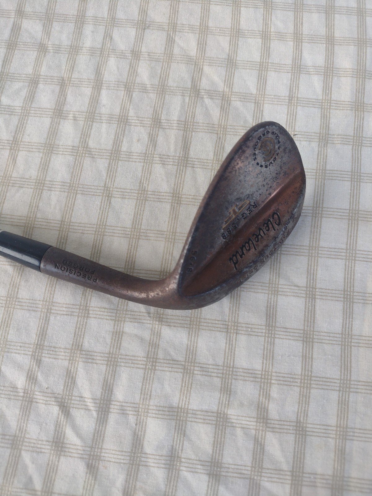 Cleveland REG 588 Raw Tour Grind 56° wedge