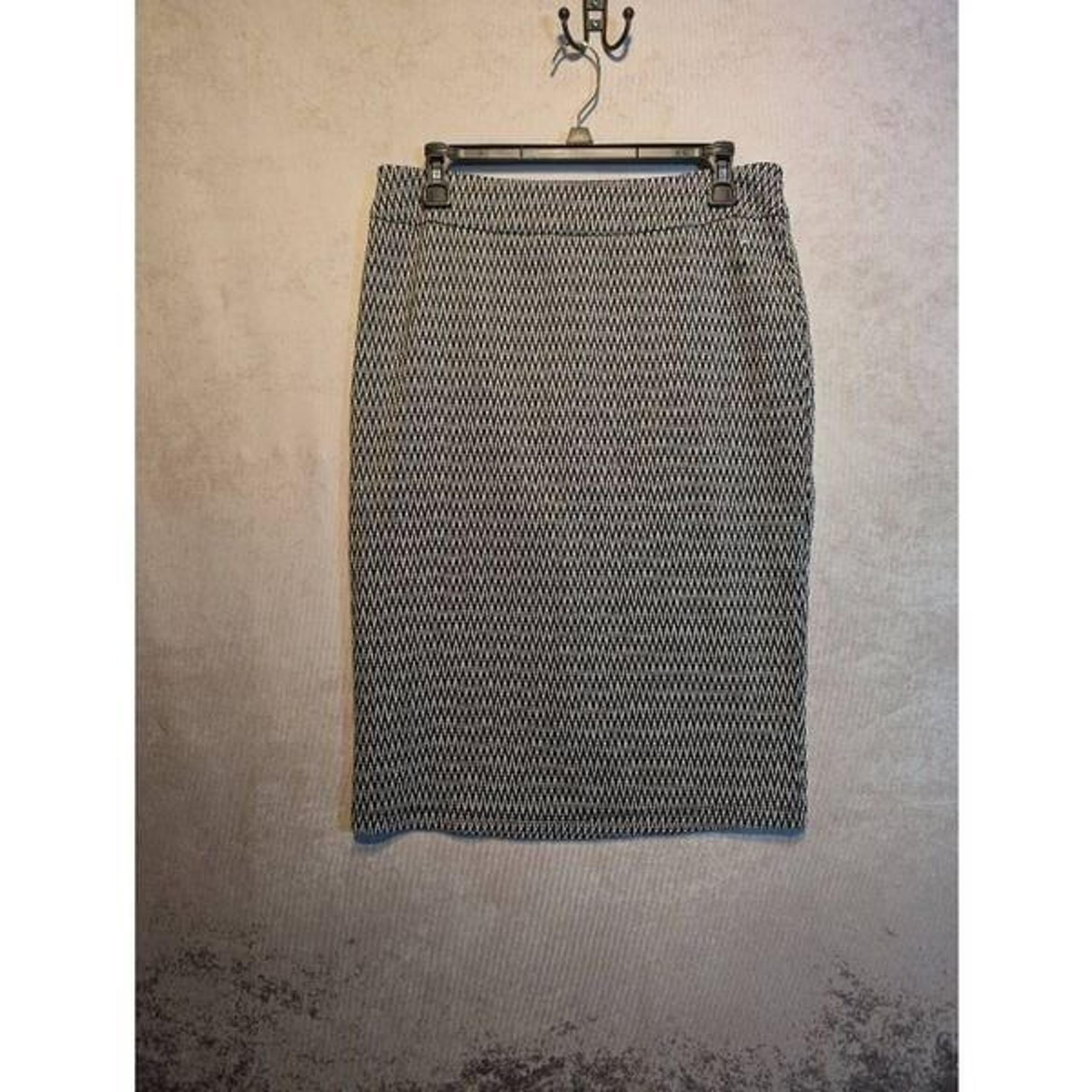 Soho Apparel stretchy pencil skirt size medium 10