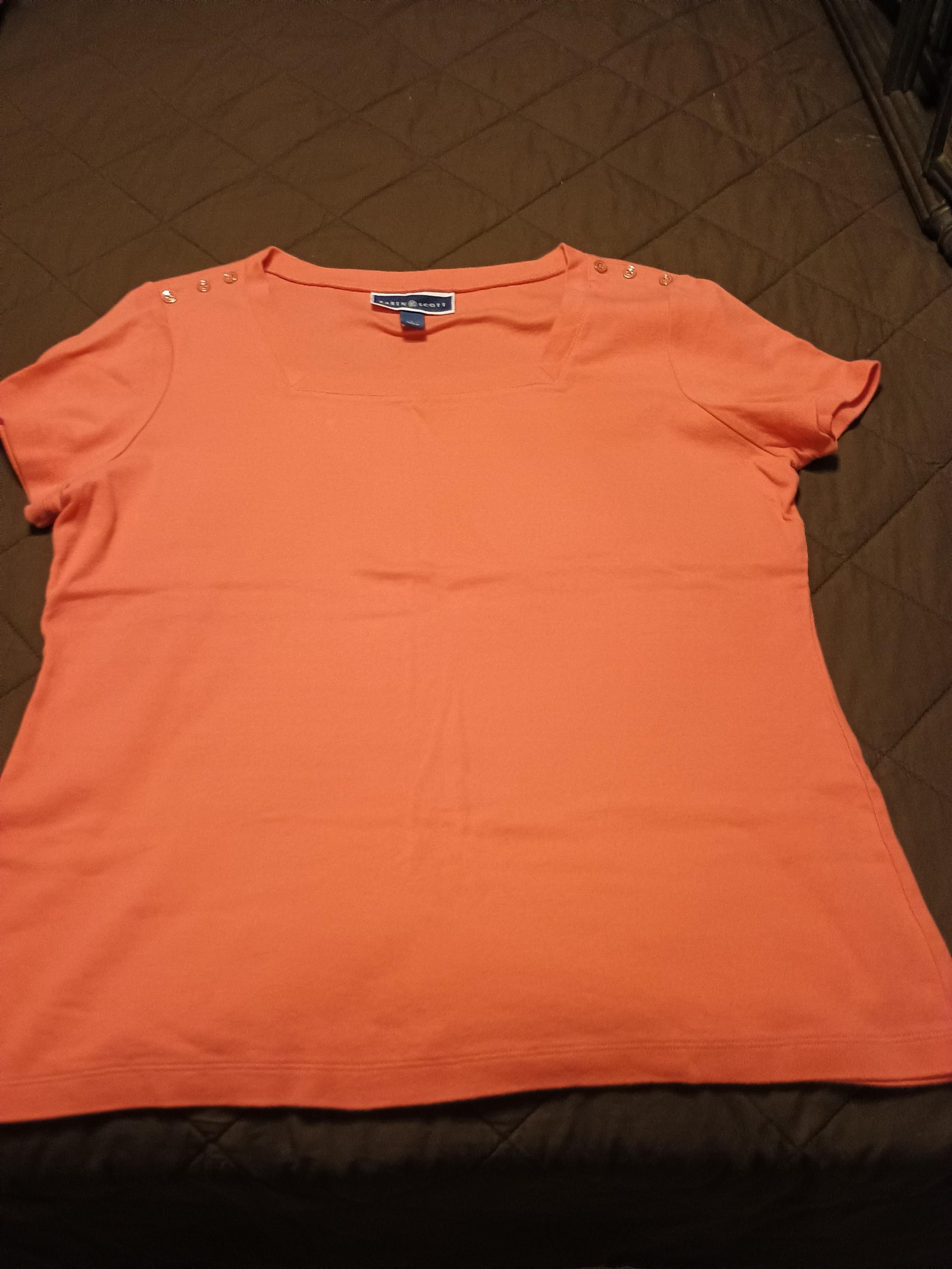 Karen Scott tee shirt