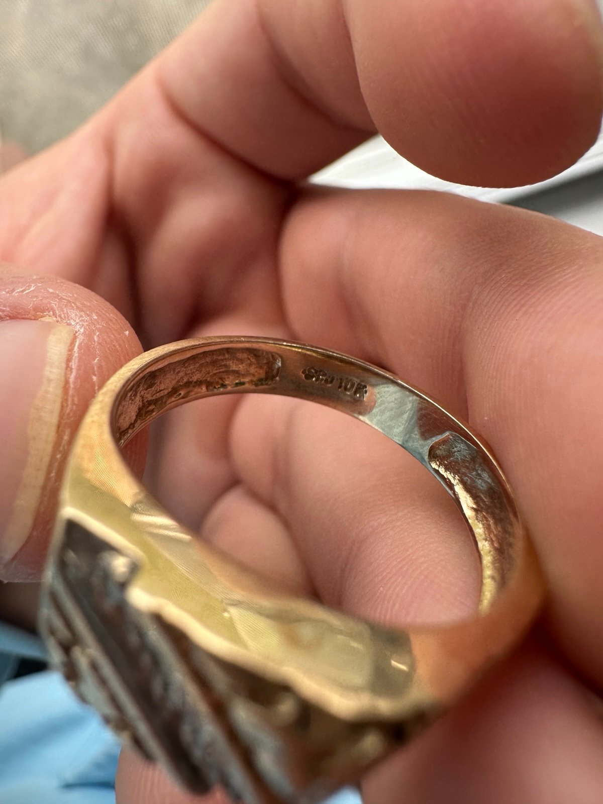 10K gold ring with white gold