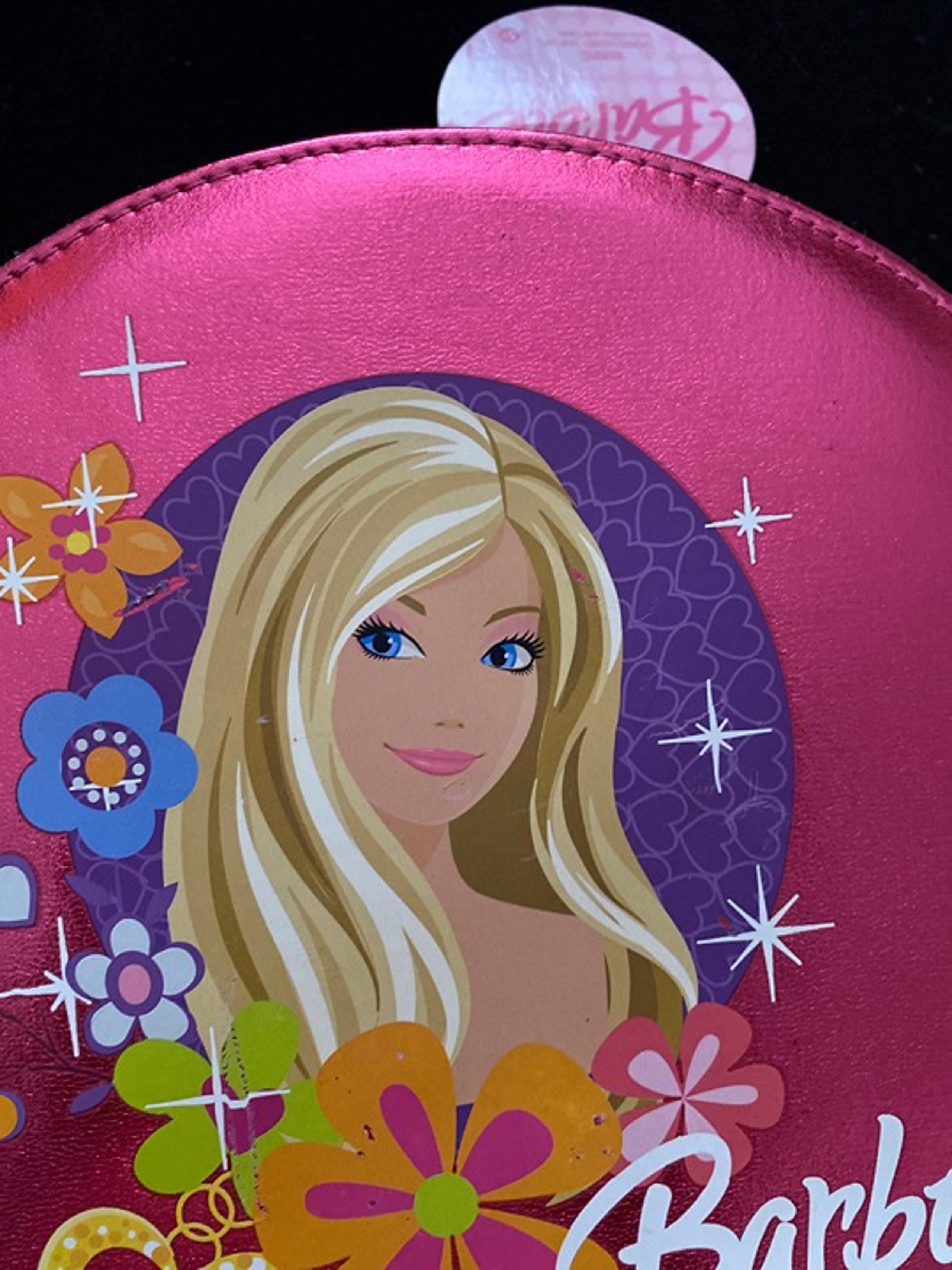 Barbie makeup bag and 2 dolls