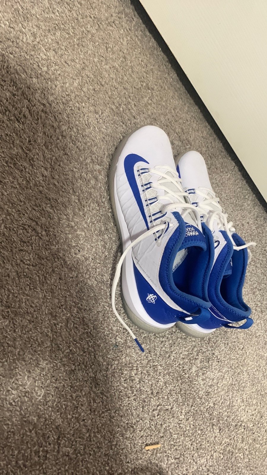 Nike Alpha Huarache 7 Shoes in White/Game Royal