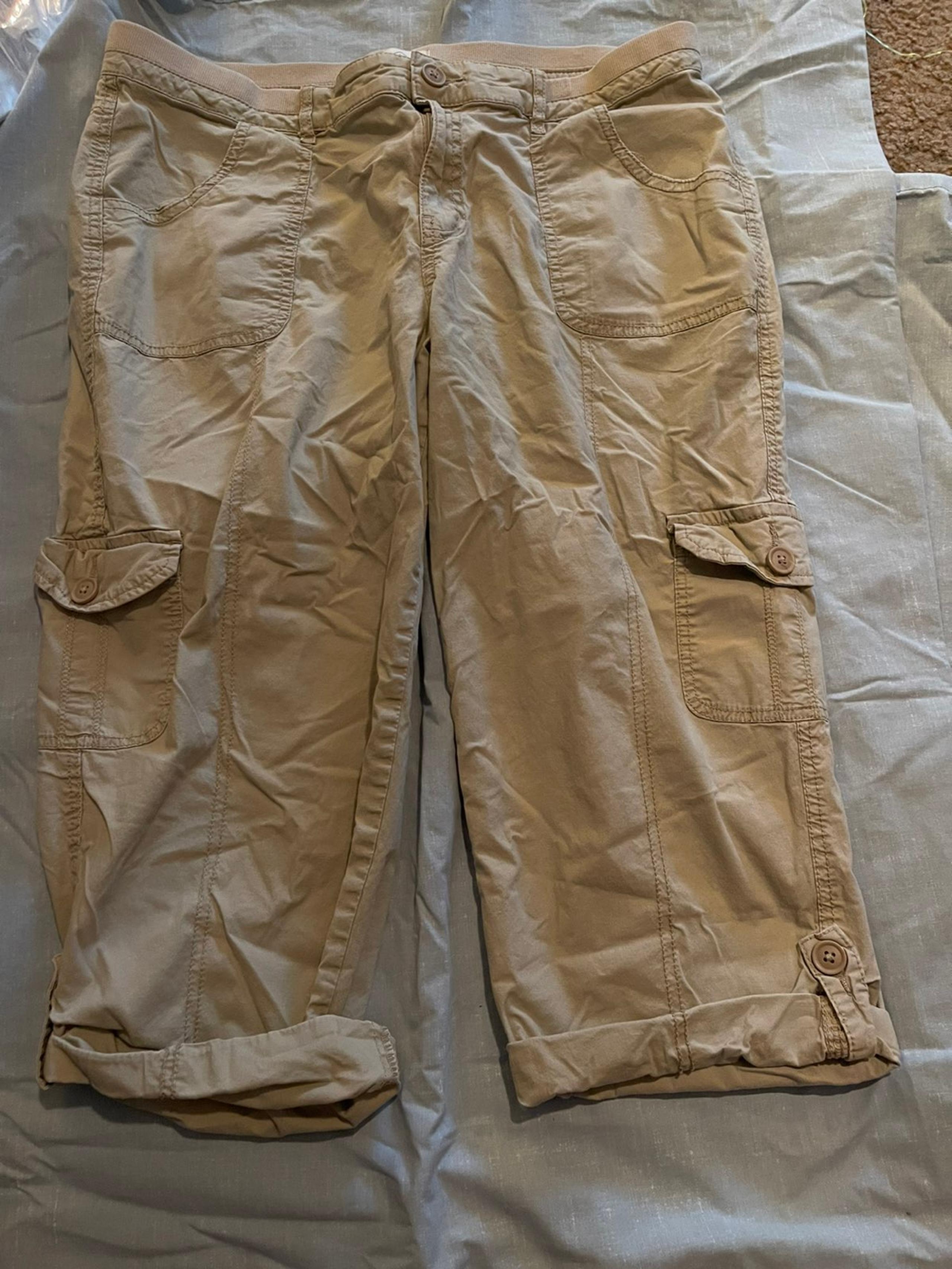St . John's Bay Women's Capri pants 14