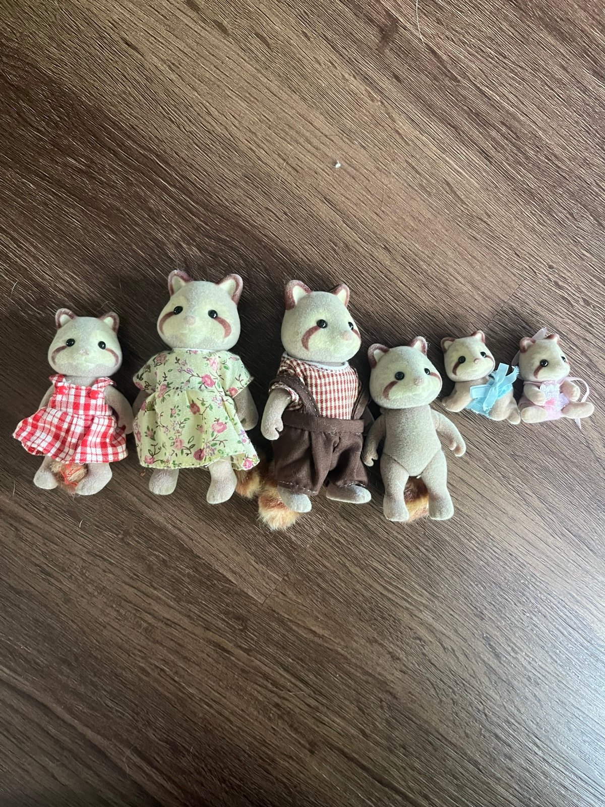 Calico Critters sylvanian families raccoon family