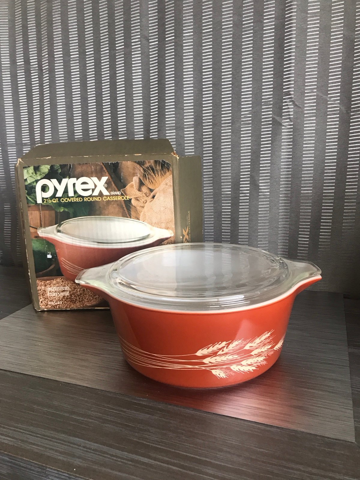 PYREX AUTUMN HARVEST 2.5 QT. COVERED CASSEROLE 485-49 Boxed Set VINTAGE