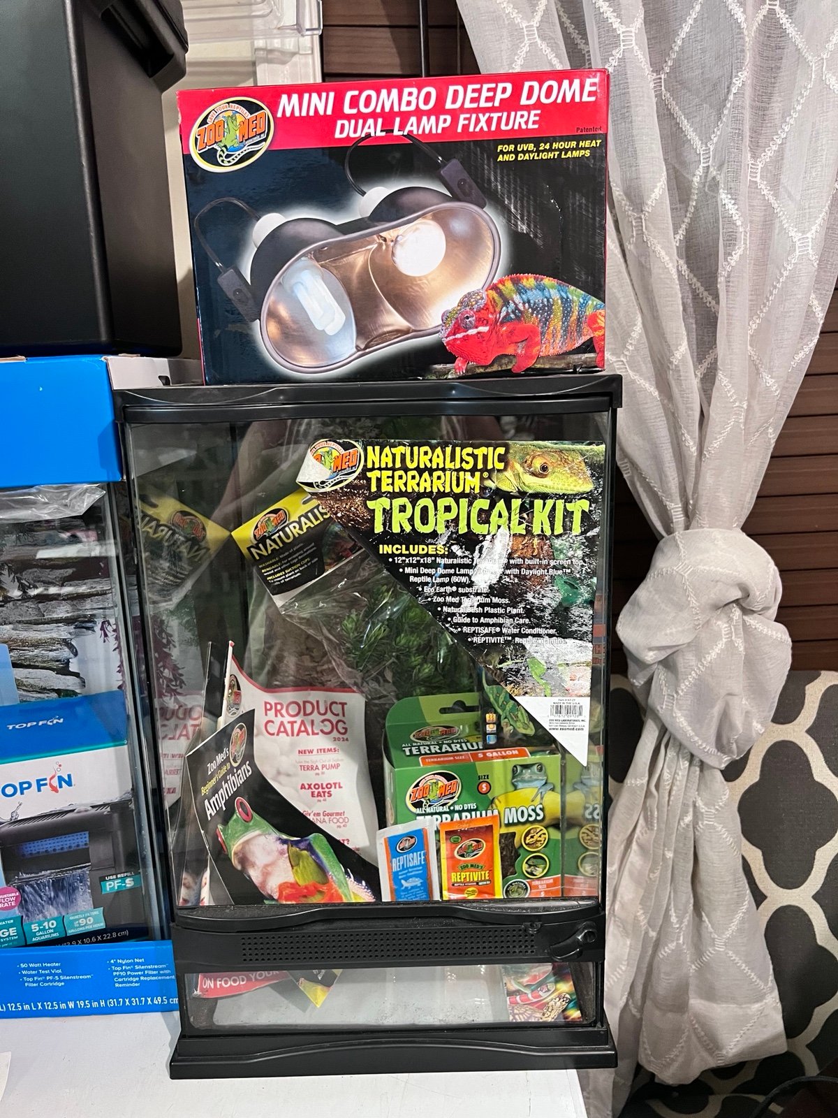Naturalistic Terrarium Tropical Kit w xtra dome lamp
