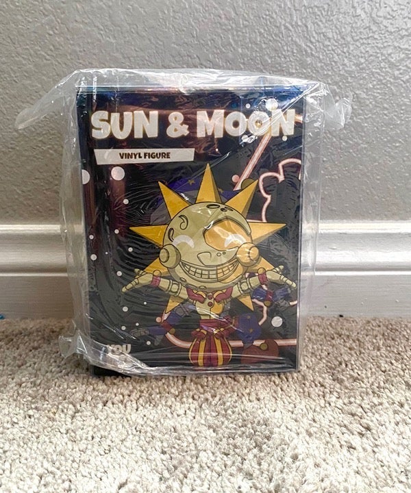 Sun Moon Fnaf Youtooz figure Limited Edition COMPLETELY UNOPENED