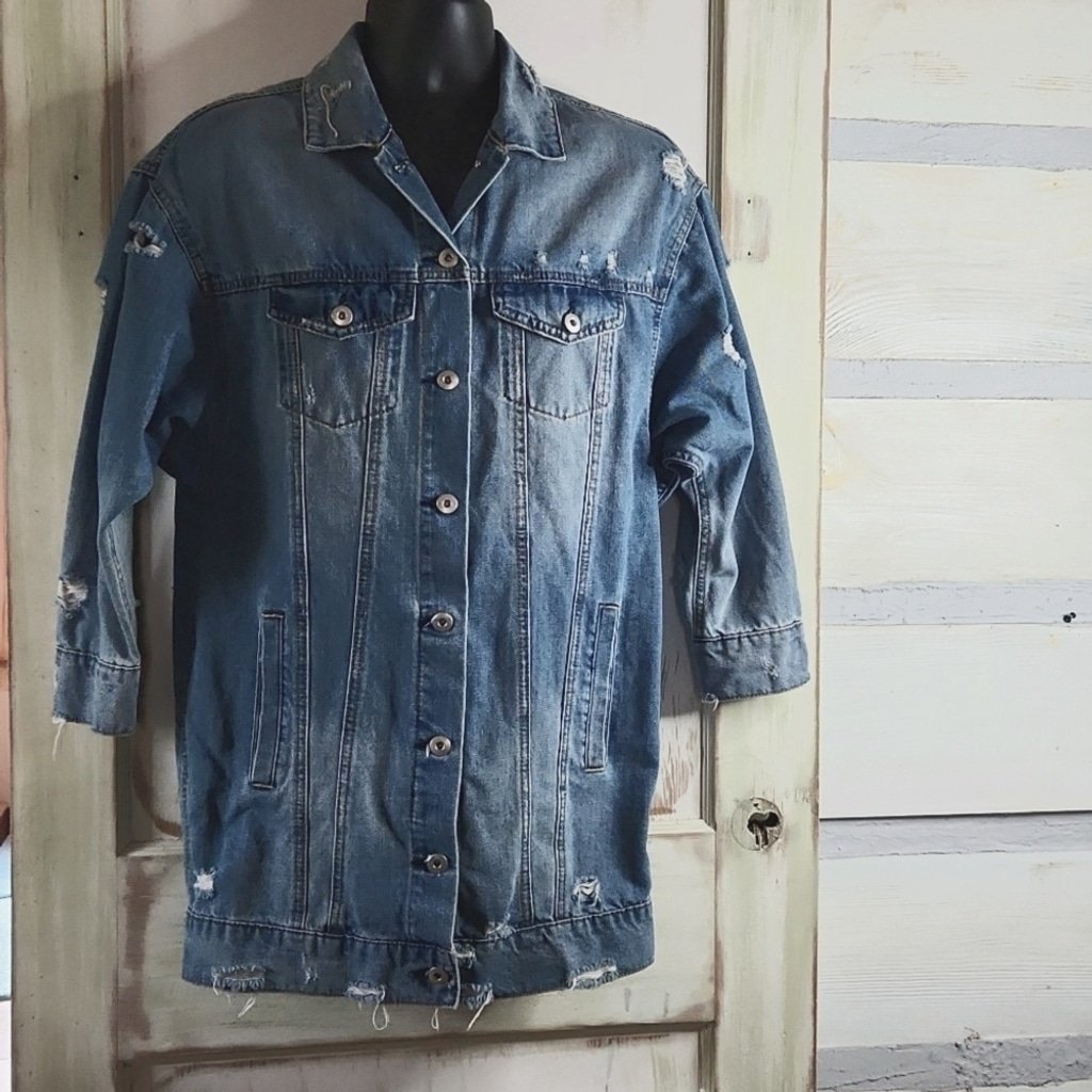 highway jeans co. Long denim jacket with 3/4 sleeves, sz Medium