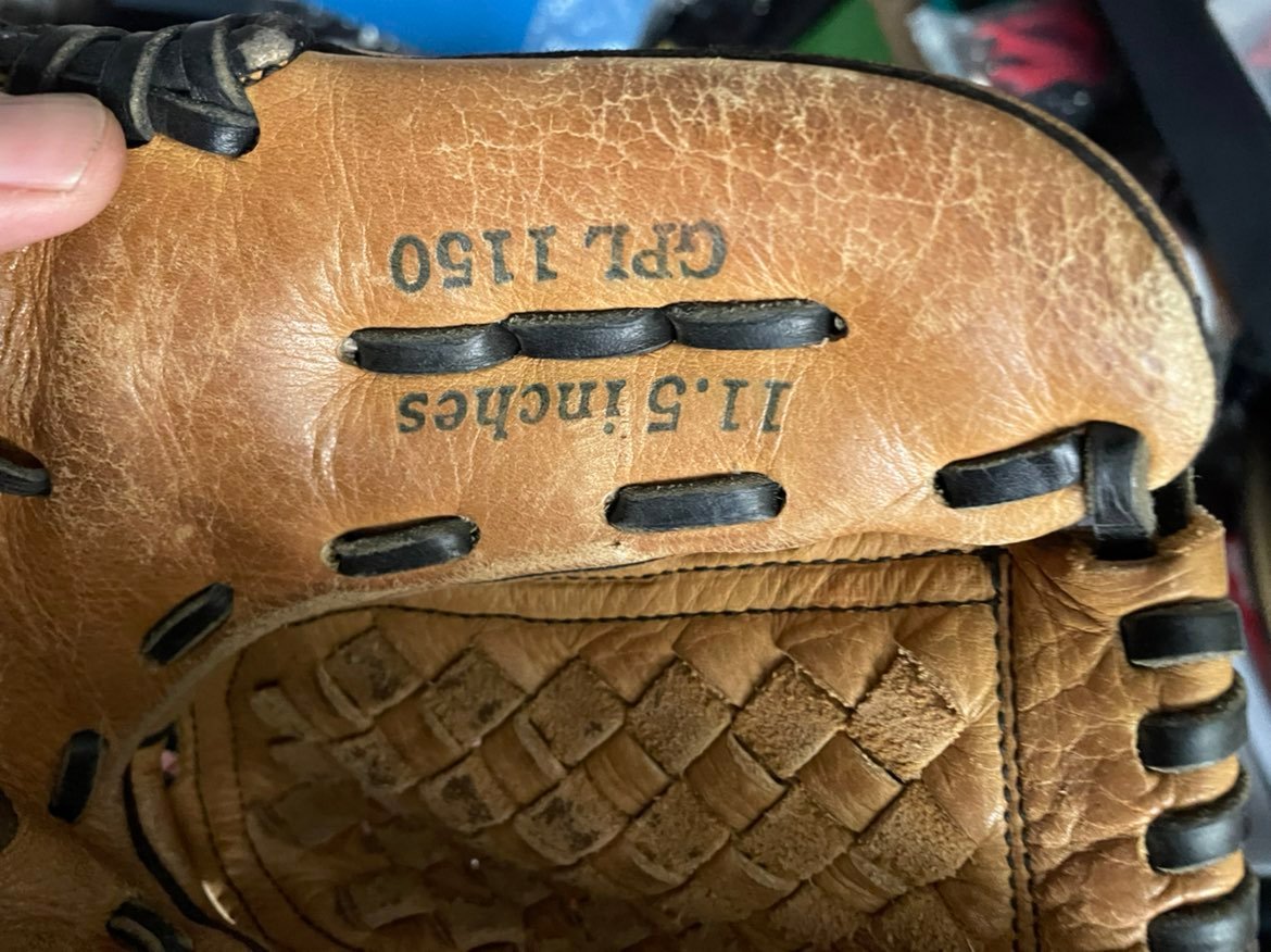 Mizuno leather baseball glove size 11.5