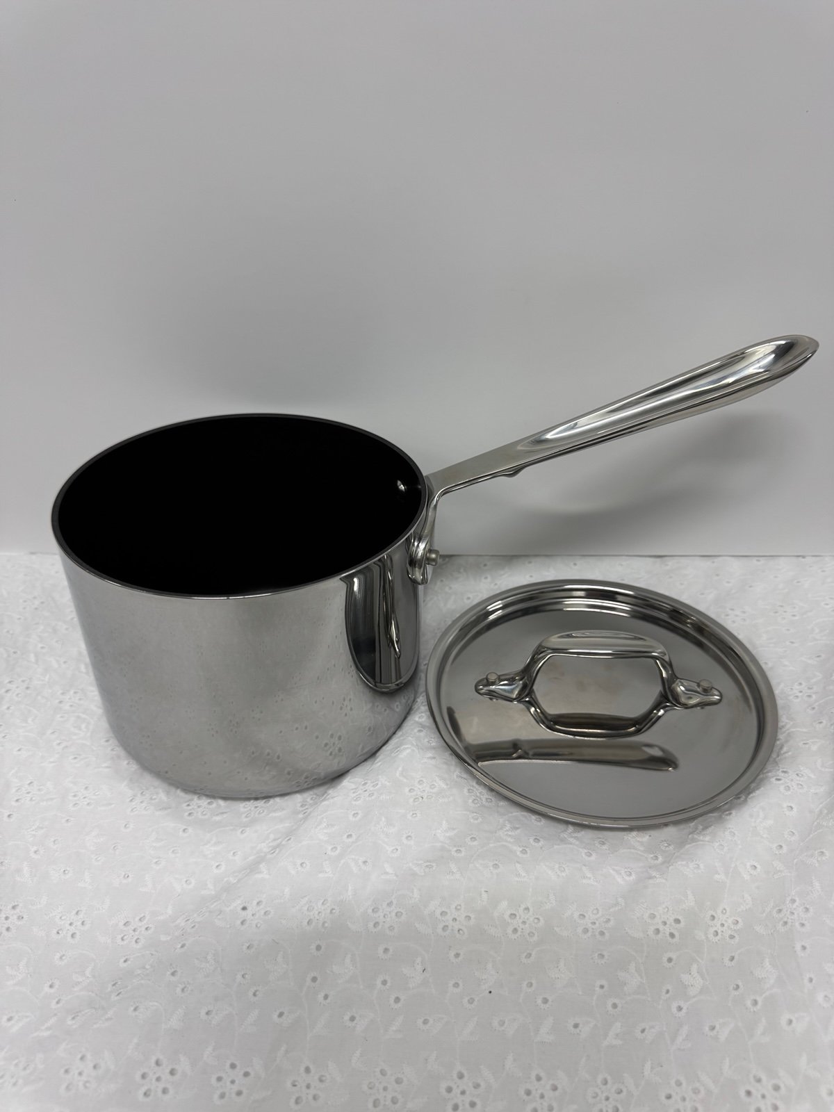 ALL CLAD D3 STAINLESS 2QT SAUCEPAN WITH NONSTICK INTERIOR