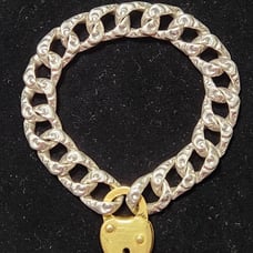 VINTAGE Sterling silver Victorian repousse padlock heart curb link bracelet 8 L