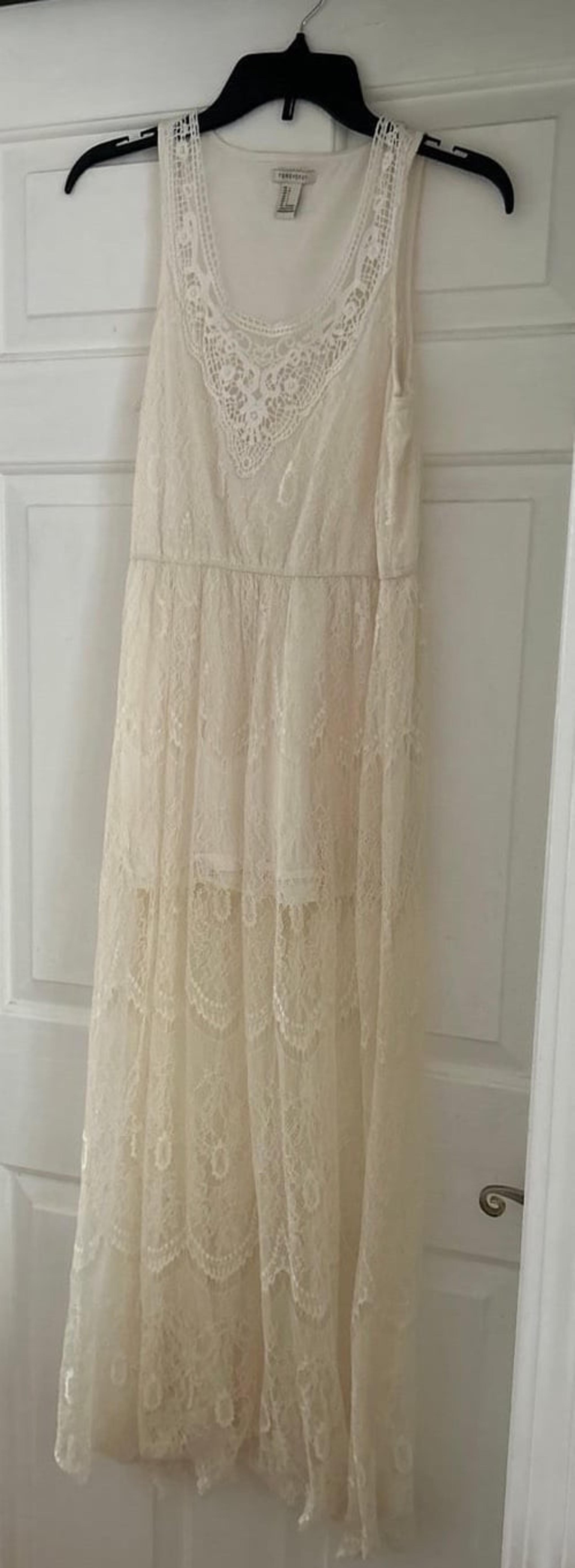 Forever 21 Contemporary Size L white crochet Lace Maxi lined Dress