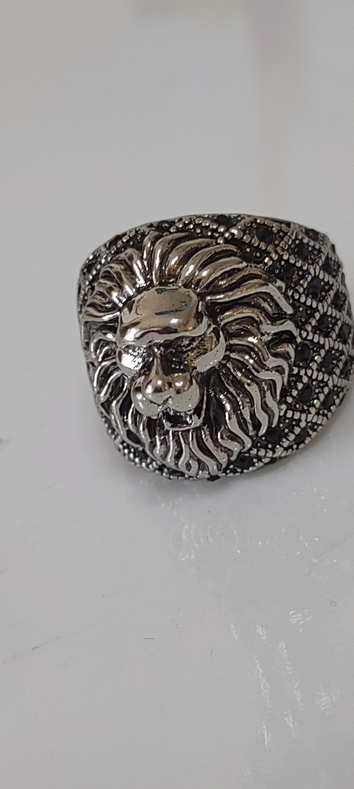 Men's size 9 lion head ring black spinal and 925 Sterling