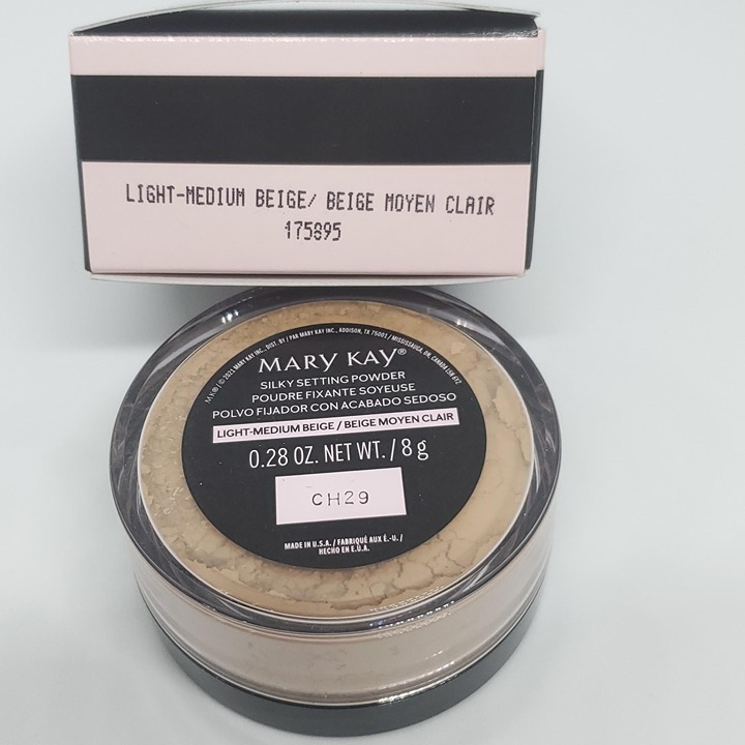 Light-Medium Beige Silky Setting Powder - Mary Kay