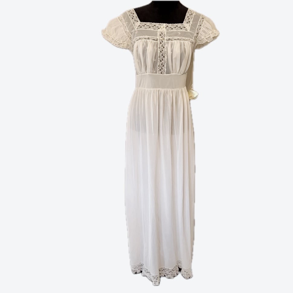 Vintage LUXITE Romantic Bridal White Nylon Lace Trim Chiffon Nightgown Sz 34 NOS