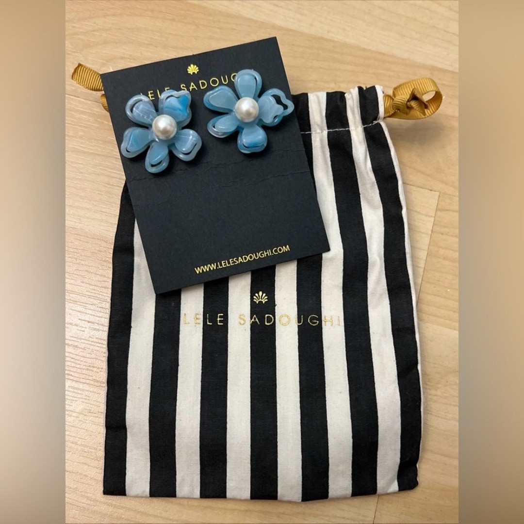 Lele Sadoughi Sky Blue Pearl Azalea Acetate Button Earrings NWOT