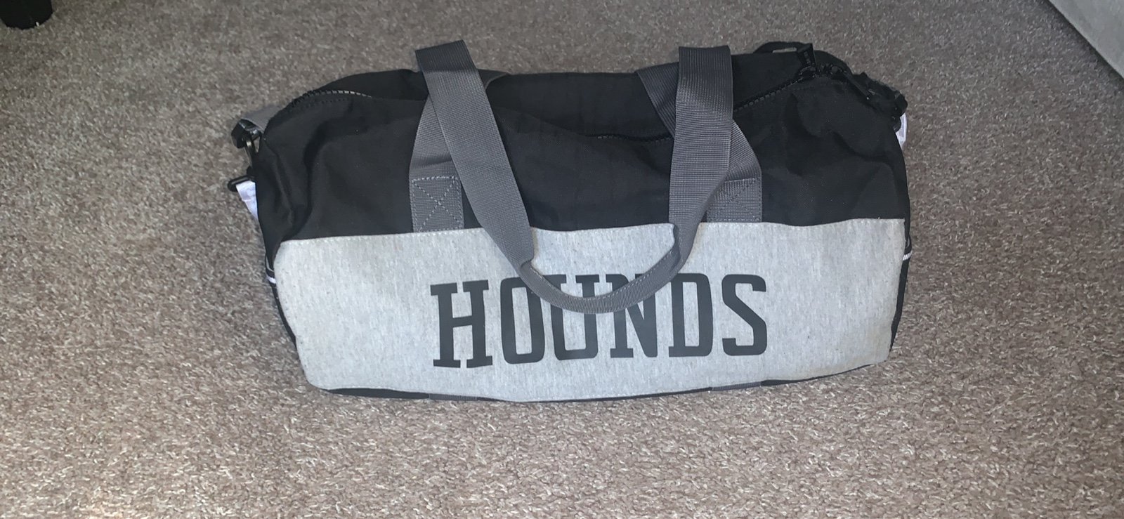 HERSCHEL SUTTON Mid-Volume Duffle Shoulder Bag - Black/Grey
