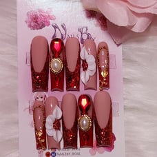 Press on nails