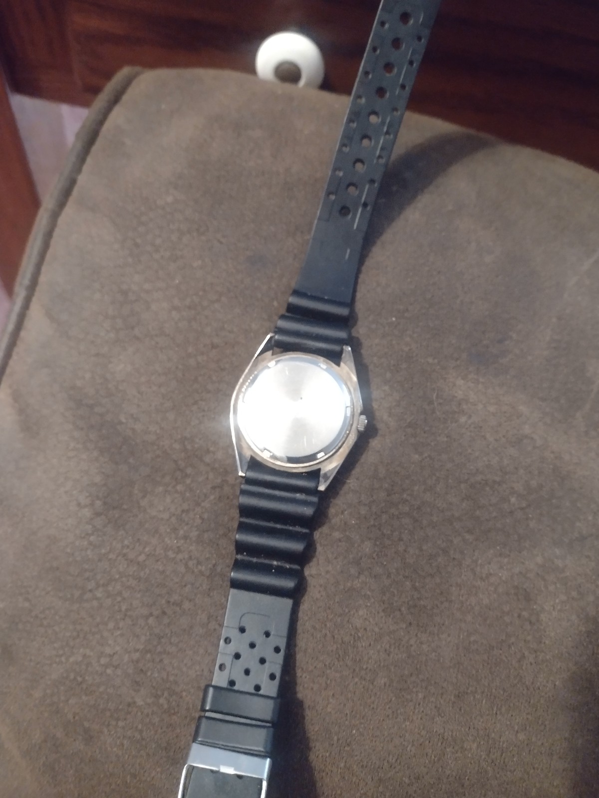 Hilton watch V248
