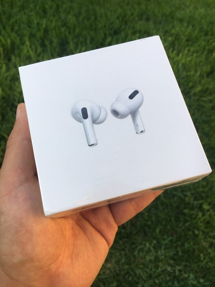 Apple AirPods Pro (READ BIO)