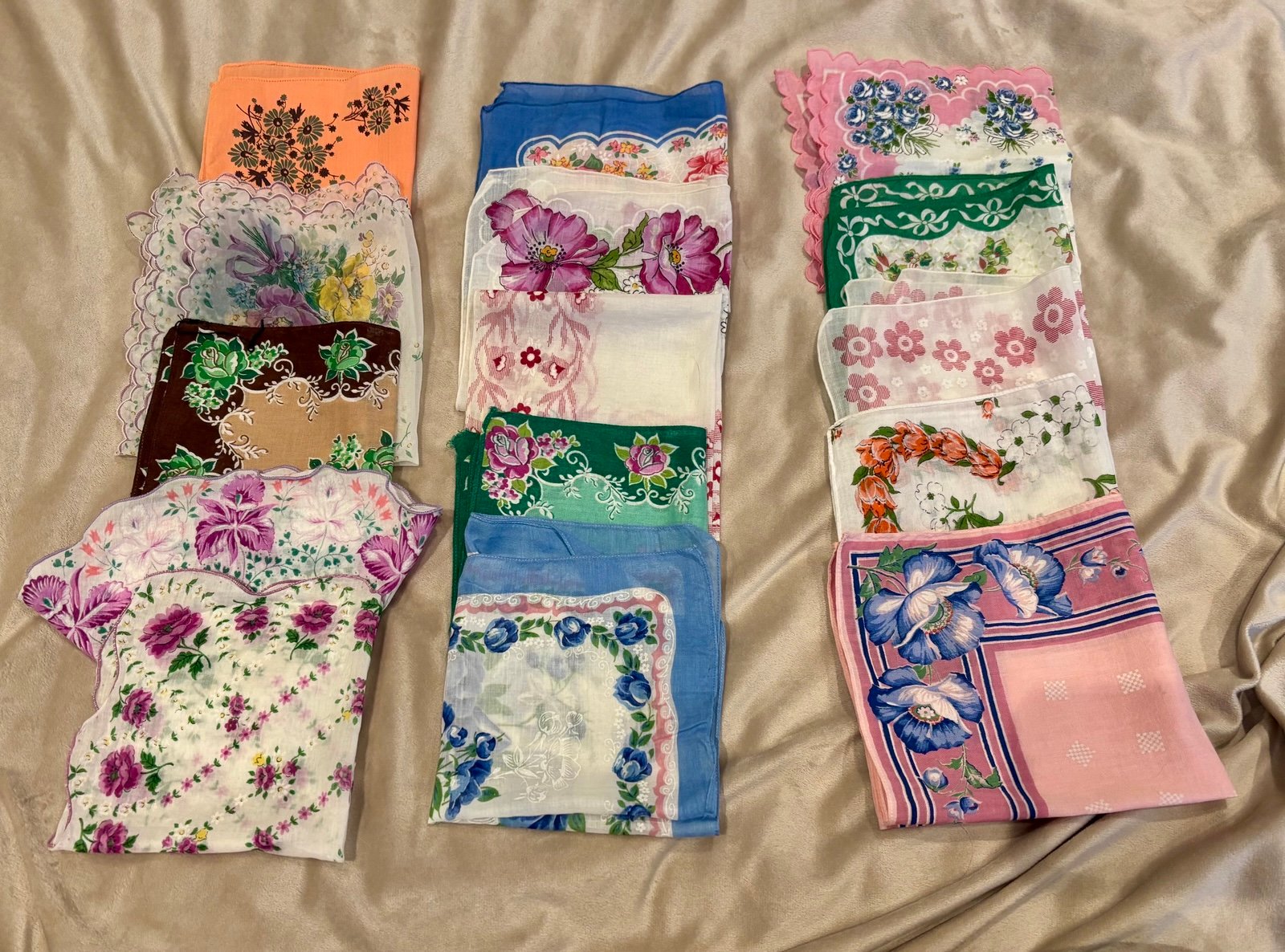 Vintage Hankie Handkerchief - LOT Of 15 - All FLORALS Gorgeous Designs