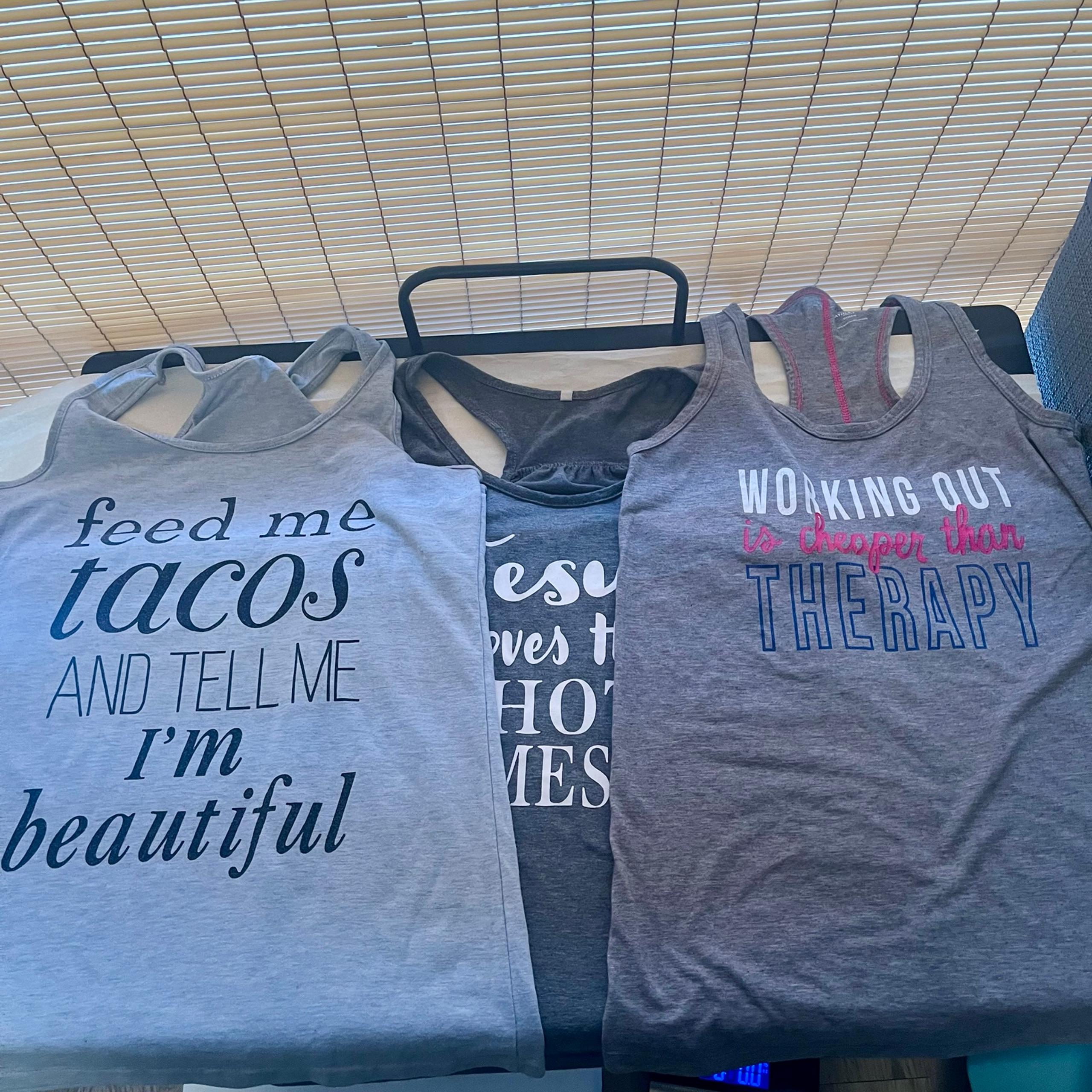 Athletic Works Women’s S Grey Graphic Print Tank Tops