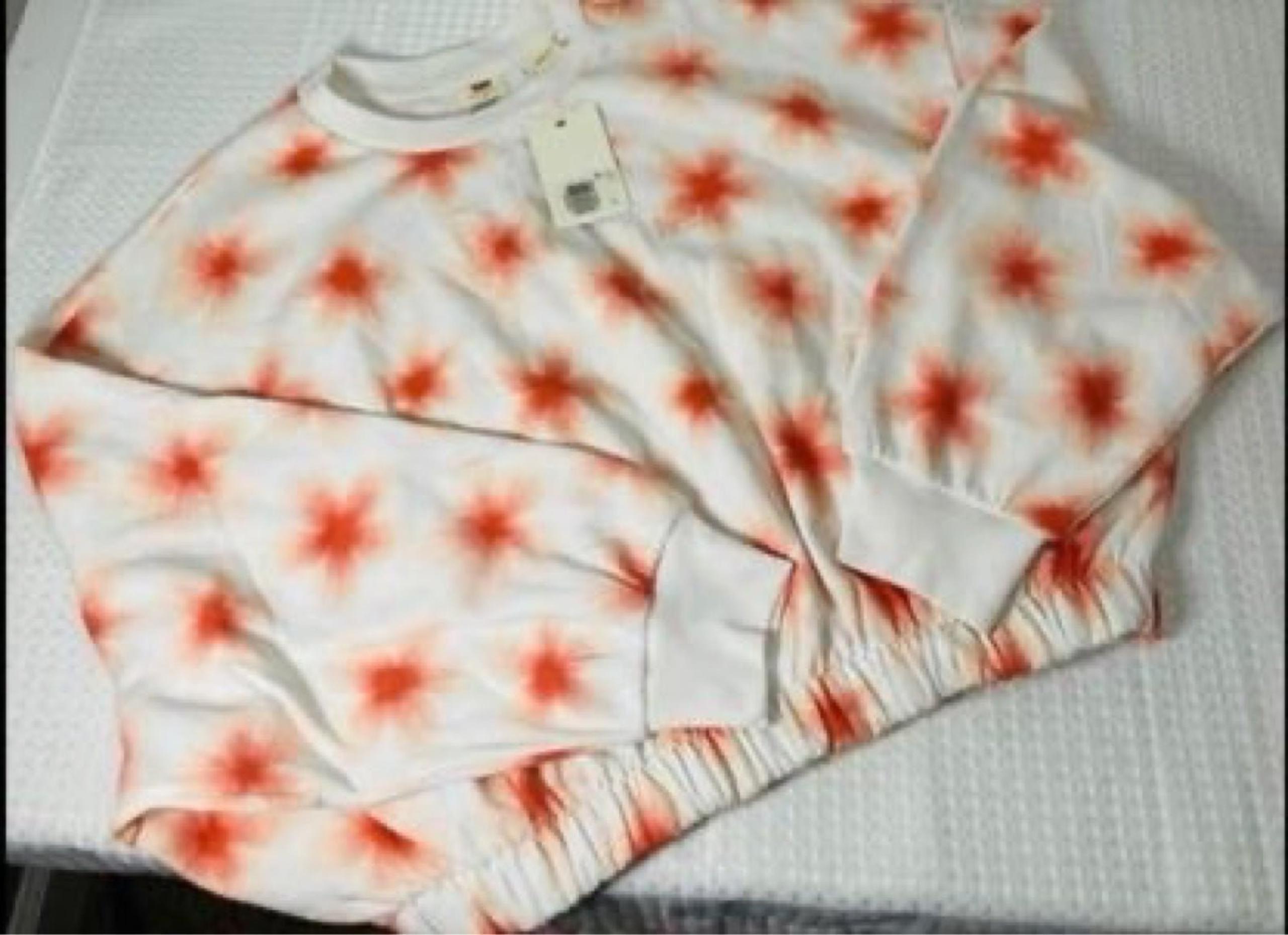 Womens Levi’s Orange and Beige Starburst Sweatshirt Size Small - Levi's