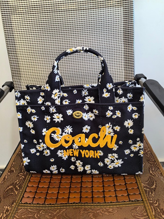 Cargo Tote With Floral Print Bag