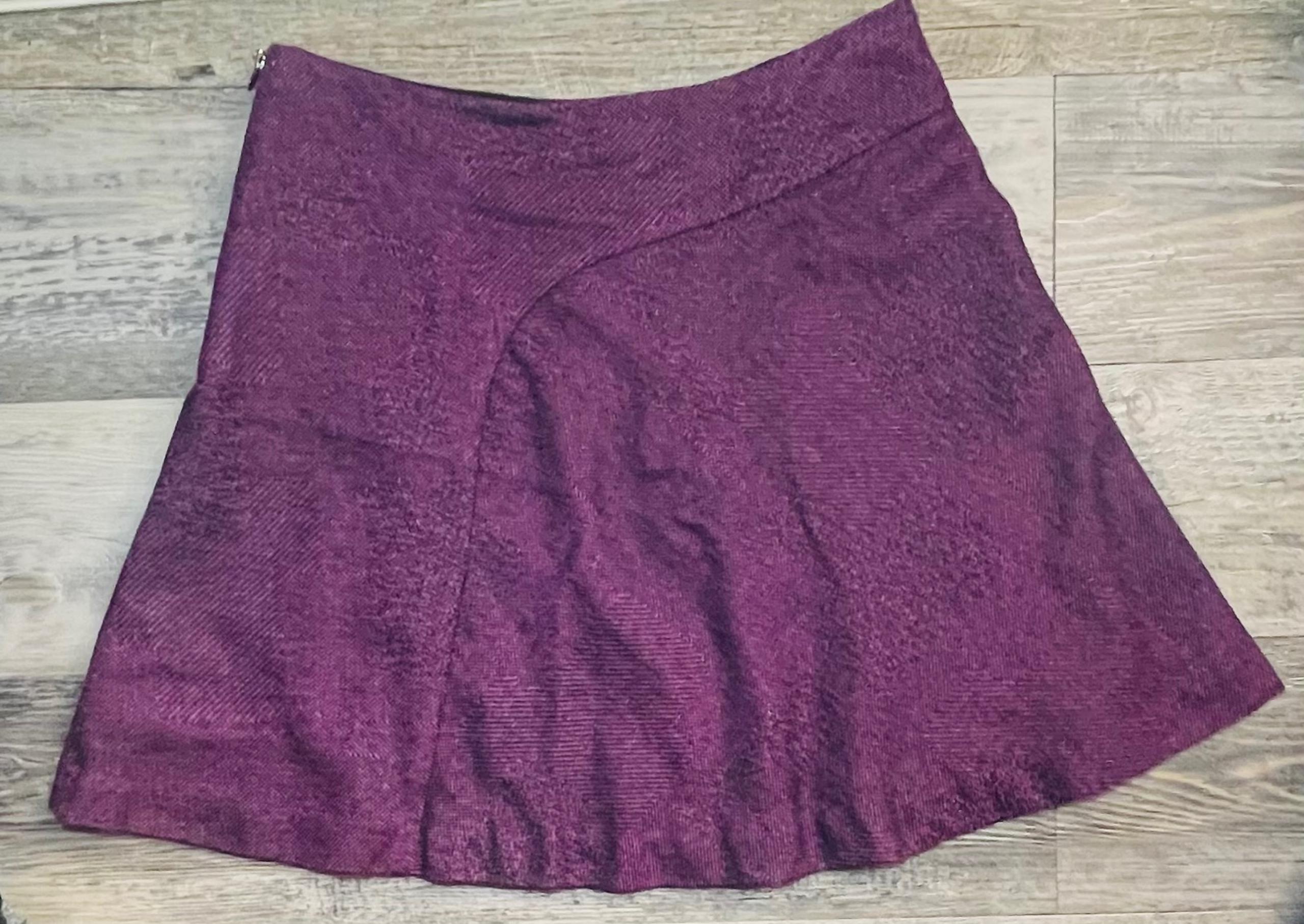TRINA TURK ~ Size 0 ~ Purple Plum ~ Mini Skirt Classic Career ~ Lined ~ Side Zip