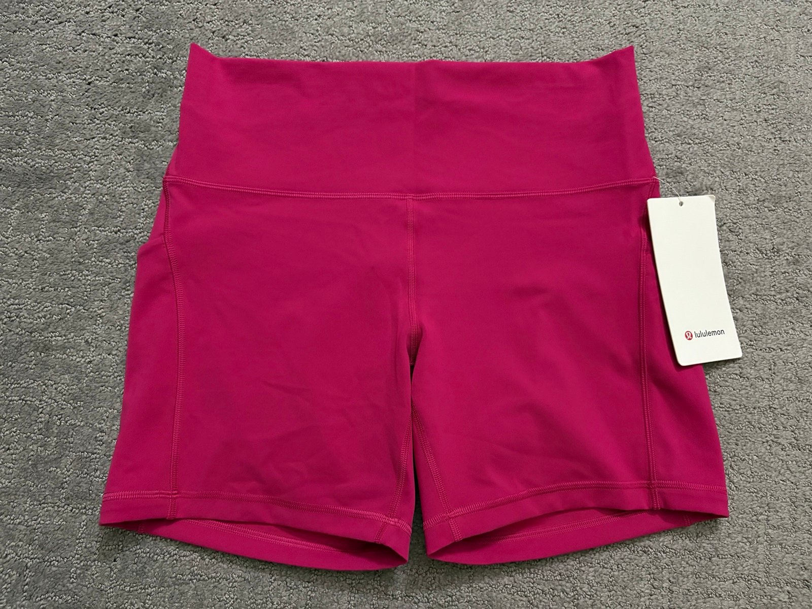Lululemon Wunder Train HR 6” Shorts *Pockets size 12