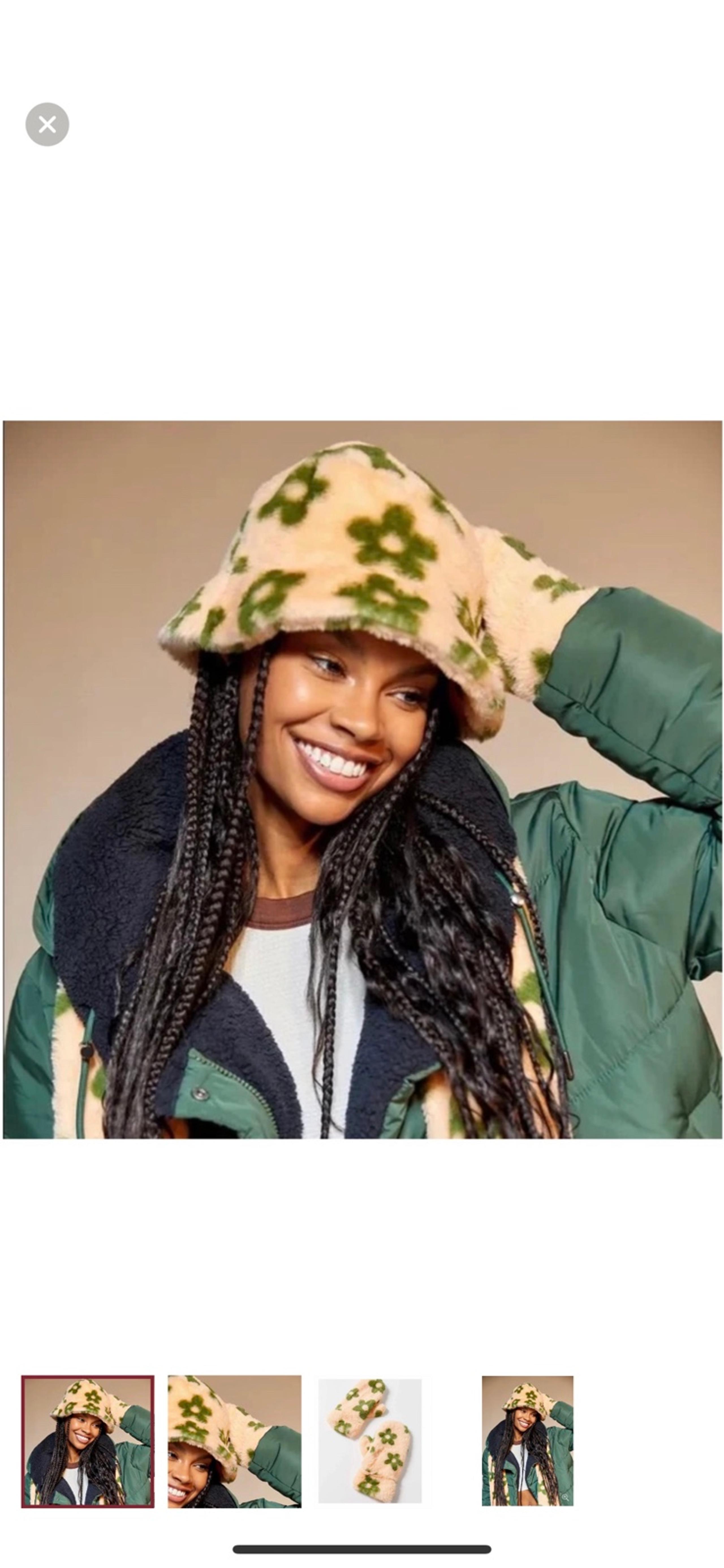 Urban Outfitters Roxxi Retro Daisy Chunky Thermal Faux Fur Mitten Green