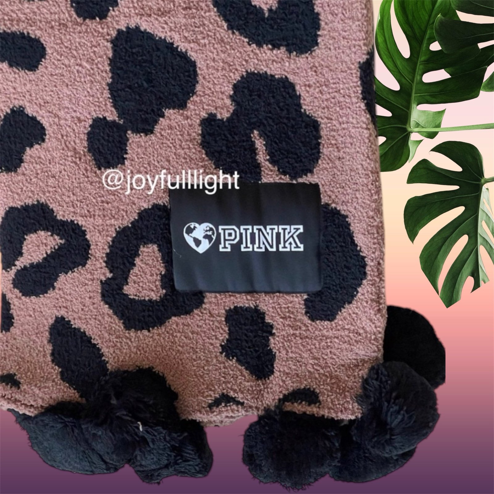 LAST ONE ❌Victoria's Secret PINK leopard Marshmallow Knit COZY POM-POM BLANKET