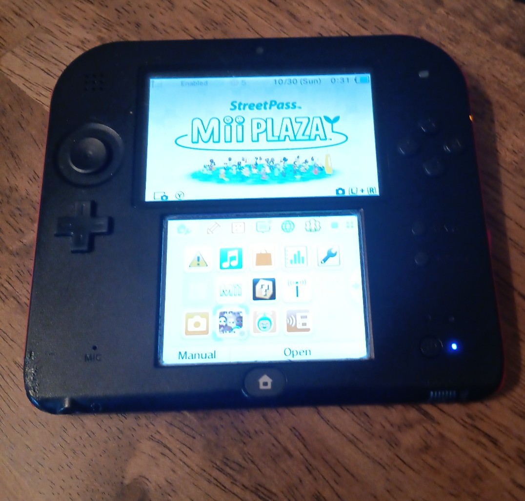 Nintendo 2DS, black and red
