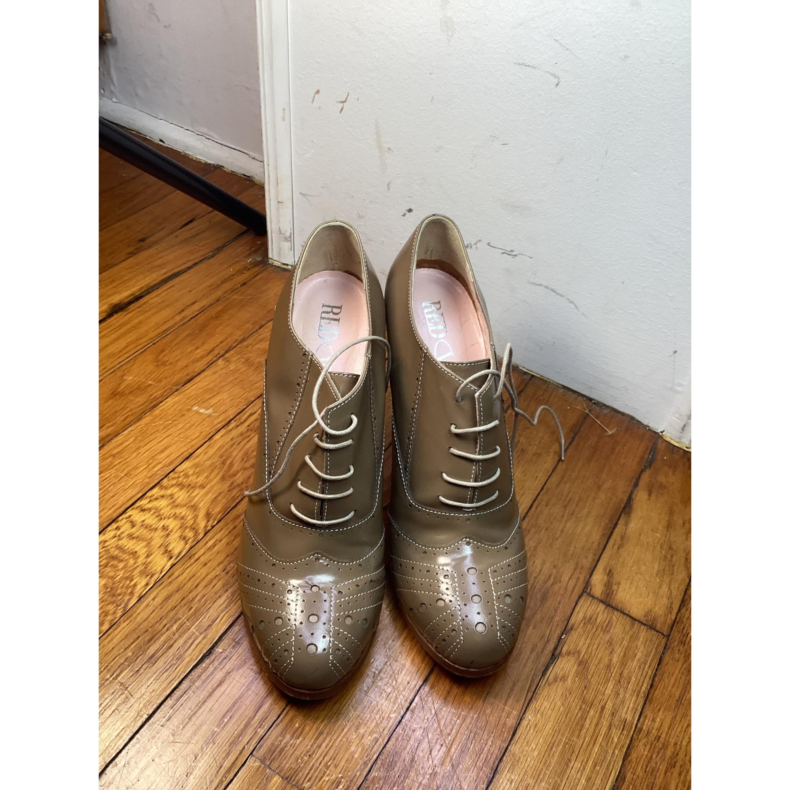 Red Valentino Oxford Wingtip Tan Washed Leather Pumps Size 8