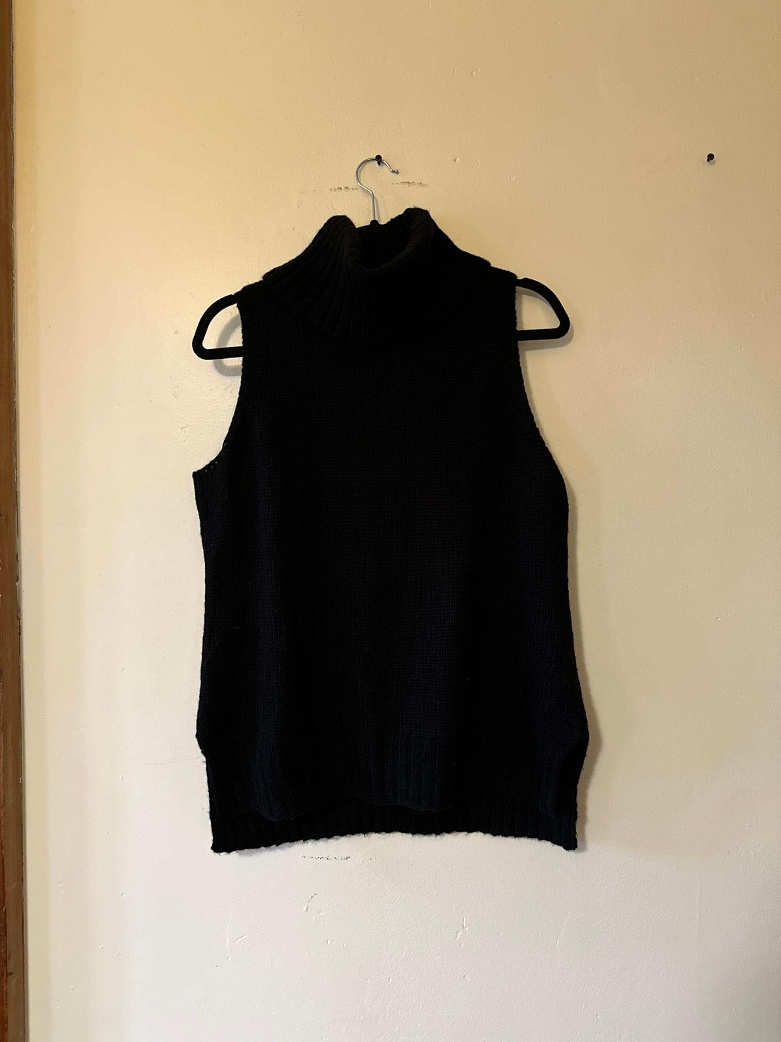 Sweater vest