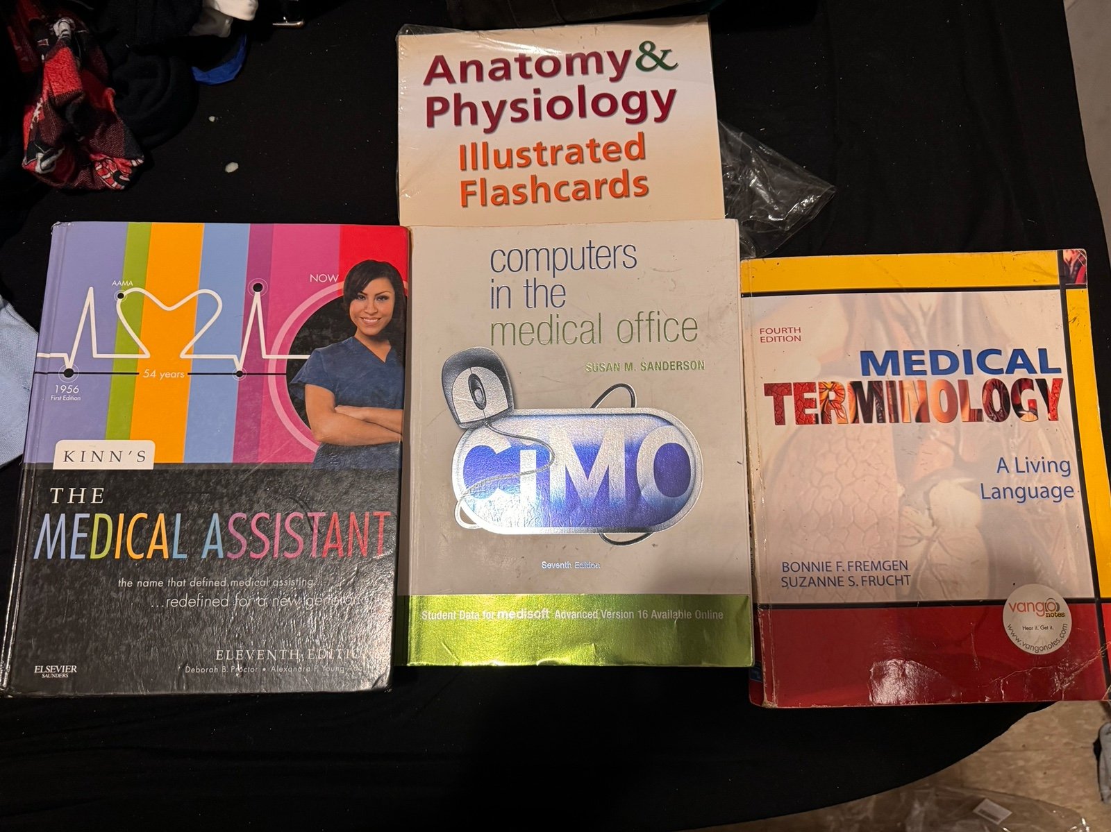 KINN The Medical Assistant ; Whole Set