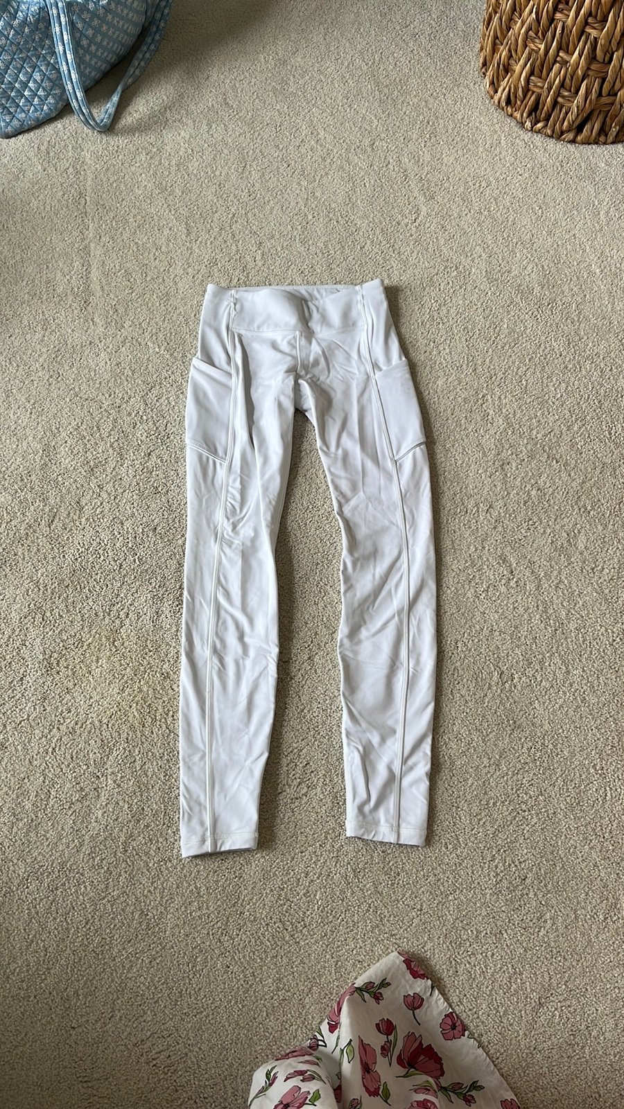 White lululemon leggings