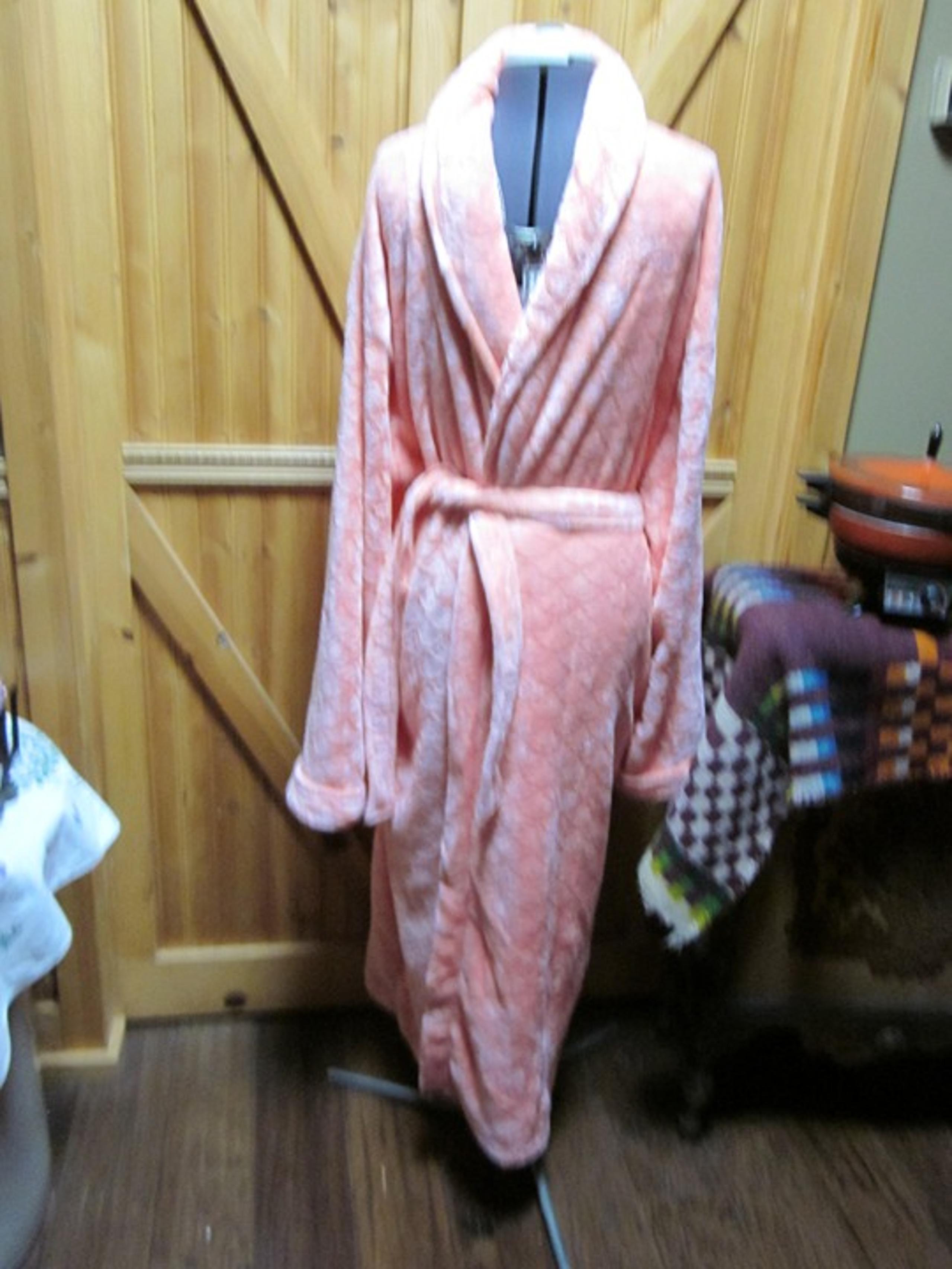 Just love  Plush peach fuzzy warm long robe 2 x excellent condition