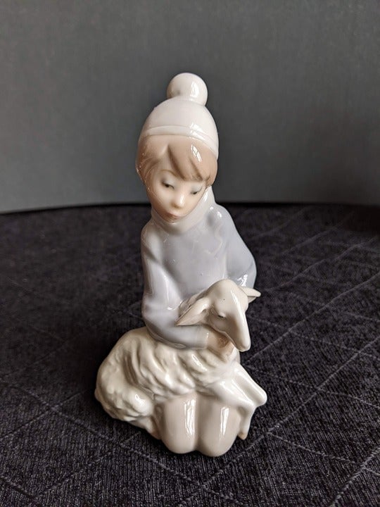 Retired LLADRO Handmade in Spain Shepard Boy with Lamb Figurine #4676
