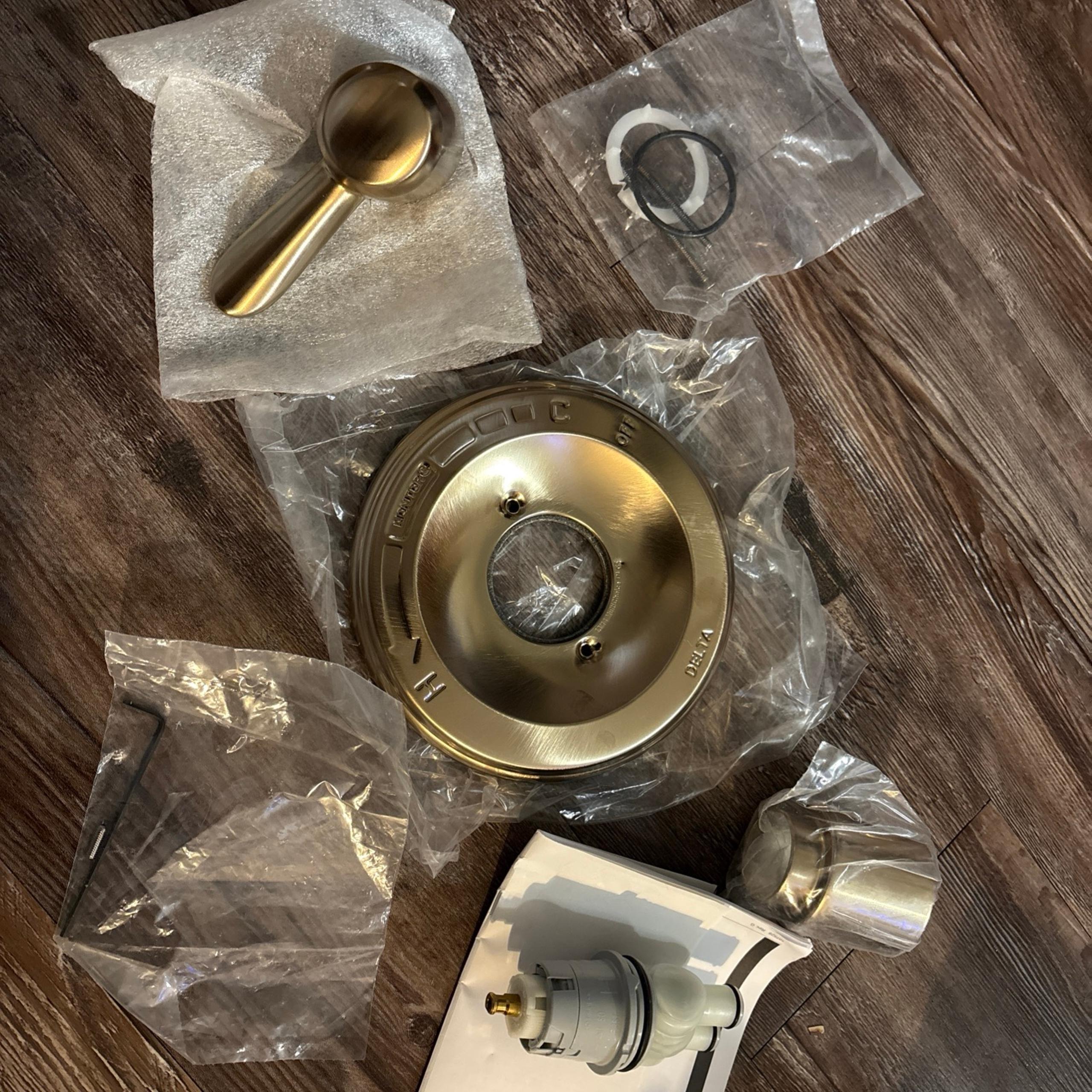 Delta Faucet T14038-CZ Lahara Monitor 14 Series Valve Trim Only, Champagne Bronz