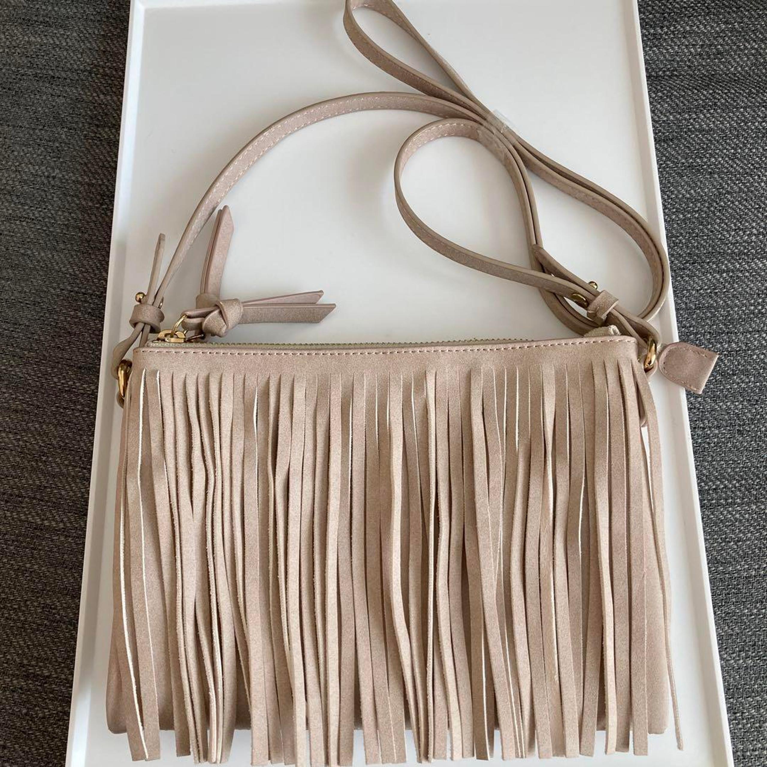 ⭐️Final Price Reduction⭐️ Old Navy Shoulder Bag with Fringe